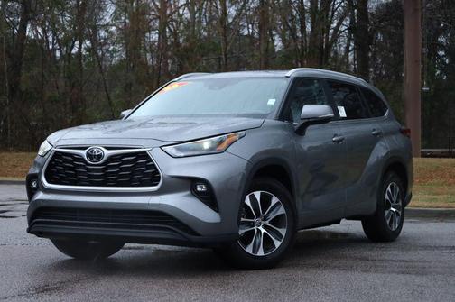 2025 Toyota Highlander LE
