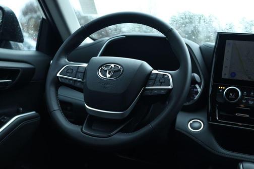 2025 Toyota Highlander LE