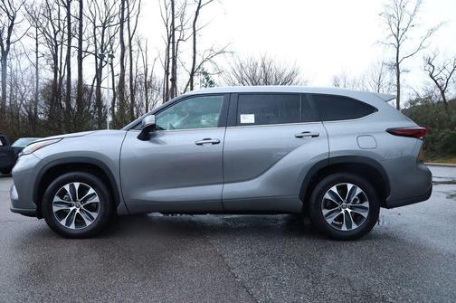 2025 Toyota Highlander LE