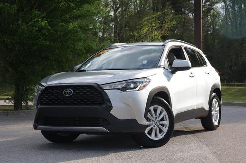 Sonic Silver 2023 Toyota Corolla Cross LE