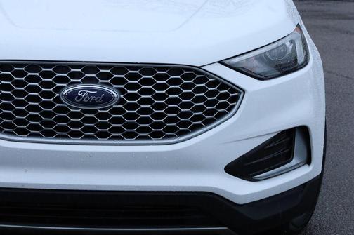 Oxford White 2024 Ford Edge SEL