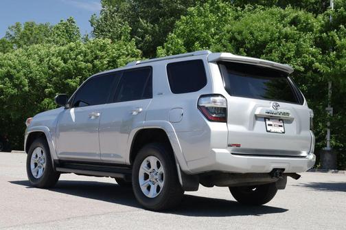 Classic Silver Metallic 2017 Toyota 4Runner SR5