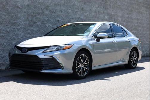 2021 Toyota Camry Hybrid XLE