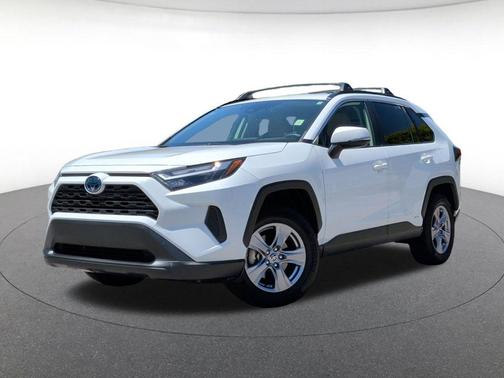 White 2022 Toyota RAV4 Hybrid XLE
