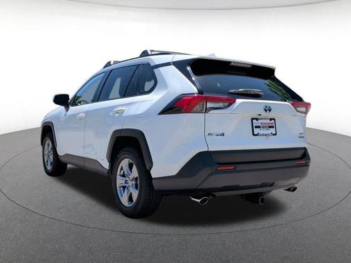 White 2022 Toyota RAV4 Hybrid XLE