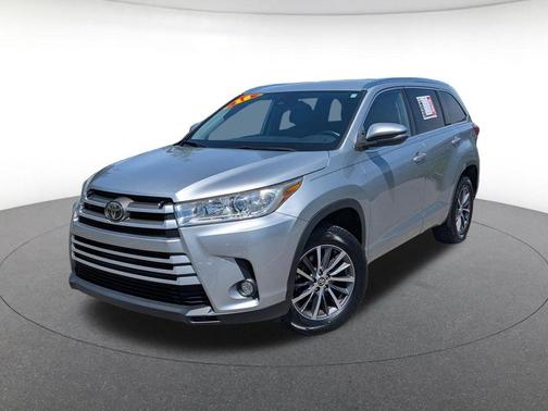Celestial Silver Metallic 2018 Toyota Highlander XLE