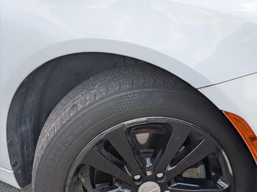 Bright White Clearcoat 2016 Chrysler 200 Limited