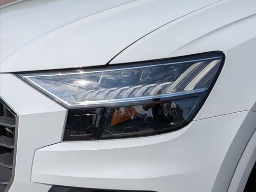 Glacier White Metallic 2023 Audi Q8 55 Premium Plus