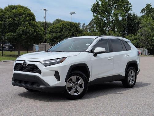 Ice Cap 2023 Toyota RAV4 XLE