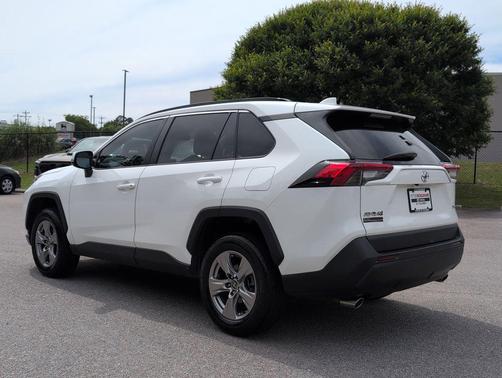 Ice Cap 2023 Toyota RAV4 XLE