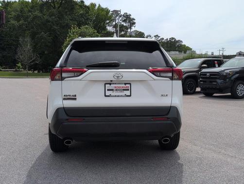 Ice Cap 2023 Toyota RAV4 XLE