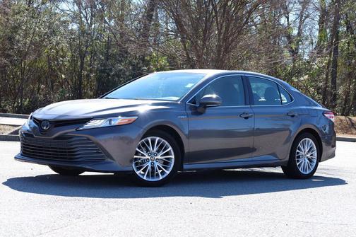 2020 Toyota Camry Hybrid XLE