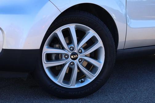 2017 Kia Soul +