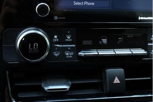 2020 Toyota Highlander LE