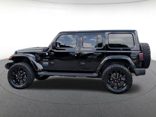 Black Clearcoat 2022 Jeep Wrangler Unlimited 4xe Sahara