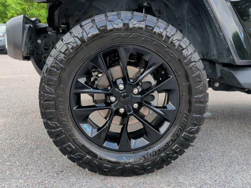 Black Clearcoat 2022 Jeep Wrangler Unlimited 4xe Sahara