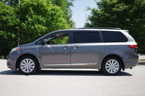 Predawn Gray Mica 2017 Toyota Sienna LE