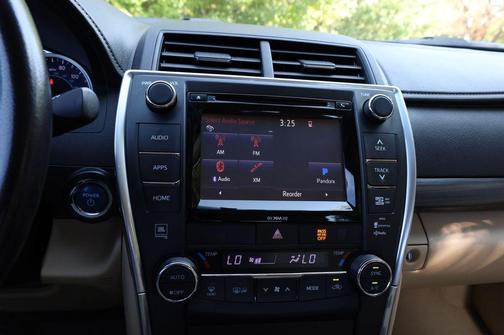 2016 Toyota Camry Hybrid XLE