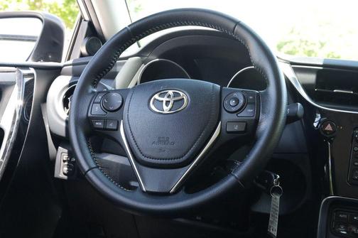 Classic Silver Metallic 2018 Toyota Corolla iM Base