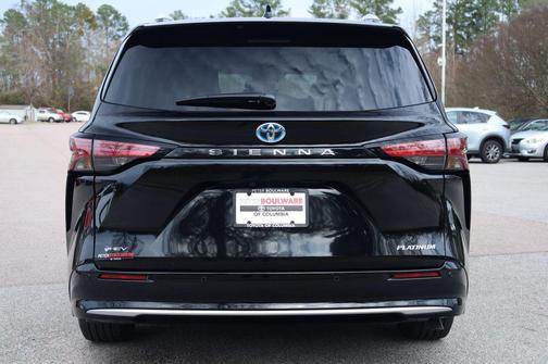 2025 Toyota Sienna Platinum