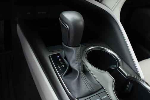 2024 Toyota Camry Hybrid SE