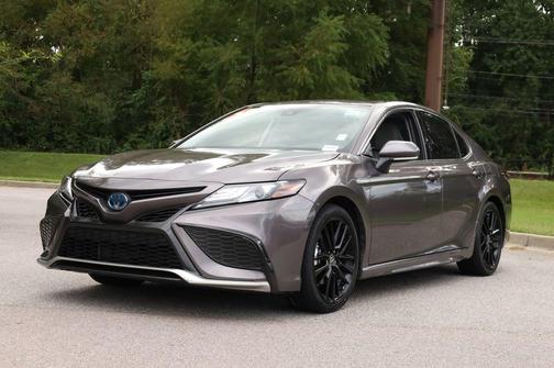 2024 Toyota Camry Hybrid SE