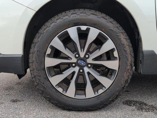 Crystal White Pearl 2017 Subaru Outback 2.5i Limited