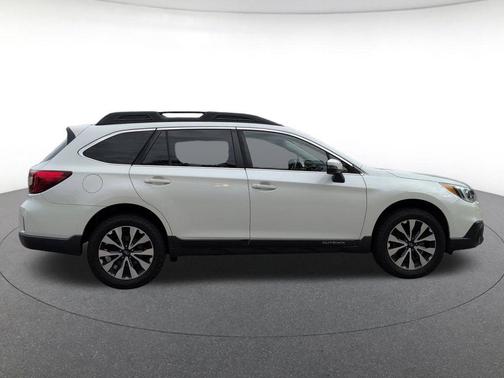 Crystal White Pearl 2017 Subaru Outback 2.5i Limited