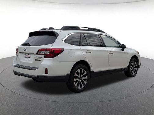 Crystal White Pearl 2017 Subaru Outback 2.5i Limited