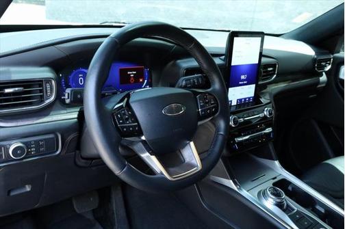 2022 Ford Explorer Platinum