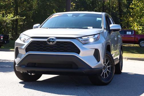 2023 Toyota RAV4 LE