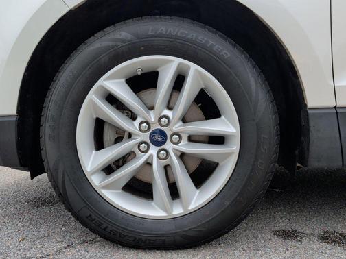 White Platinum Metallic Tri-Coat 2018 Ford Edge SEL