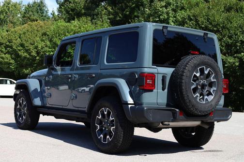 2024 Jeep Wrangler 4-Door Sahara 4x4