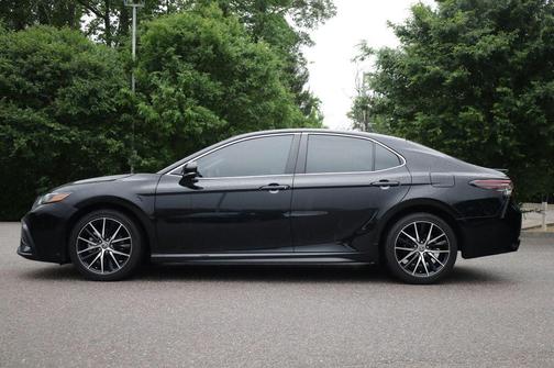 Midnight Black Metallic 2023 Toyota Camry SE