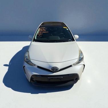 2017 Toyota Prius v Five