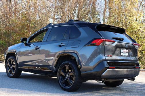 2020 Toyota RAV4 Hybrid SE