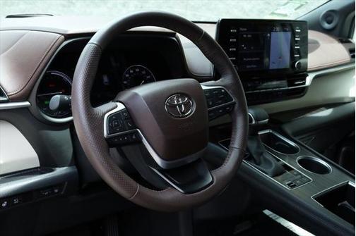 2024 Toyota Sienna Platinum 7 Passenger