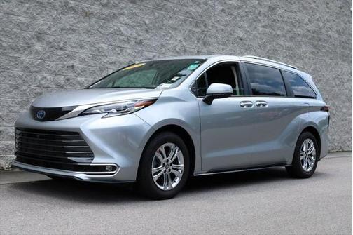 2024 Toyota Sienna Platinum 7 Passenger