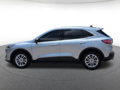 Silver Metallic 2022 Ford Escape SE