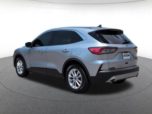 Silver Metallic 2022 Ford Escape SE