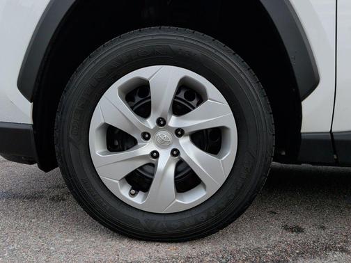Ice Cap 2023 Toyota RAV4 LE