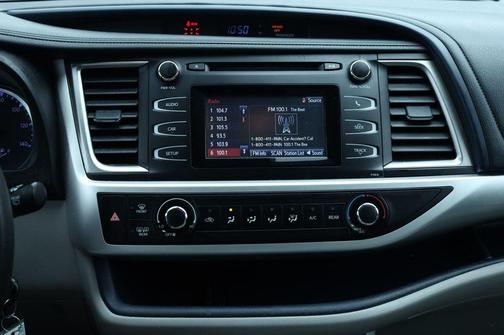 2019 Toyota Highlander LE I4