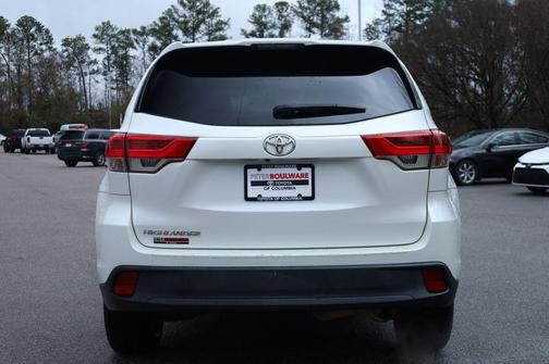 2019 Toyota Highlander LE I4