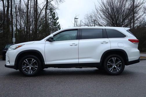 2019 Toyota Highlander LE I4