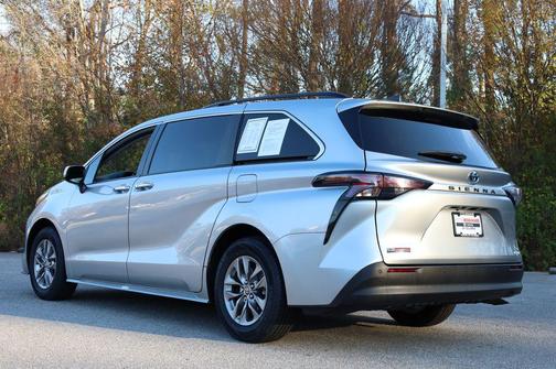 2023 Toyota Sienna XLE