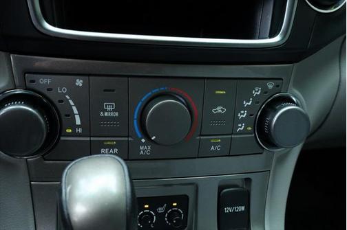 2013 Toyota Highlander SE