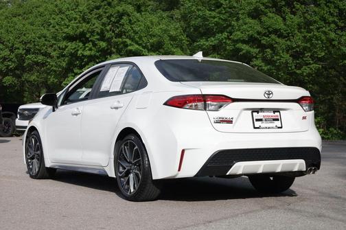 White 2022 Toyota Corolla SE