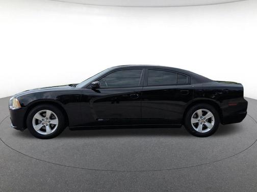 Pitch Black 2013 Dodge Charger SE