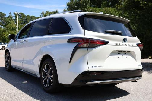 2025 Toyota Sienna Platinum 7 Passenger
