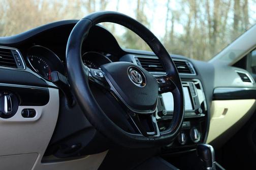 2016 Volkswagen Jetta 1.8T SEL
